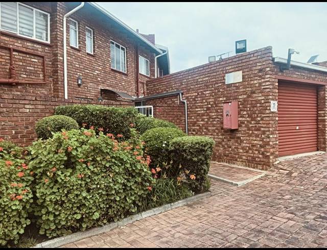 2 BEDROOM COMPLEX FOR SALE IN FREEWAY PARK